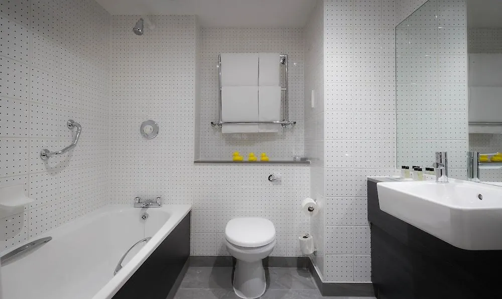 Maldron Hotel Dublin Airport Cloghran 4*,